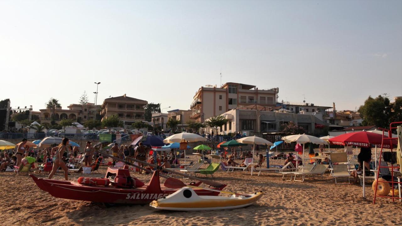 Medusa Mdna Marina di Modica Buitenkant foto